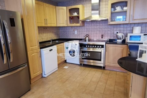 Apartment in Jumeirah Lake Towers, Dubai 2 bedrooms, 122 sq.m. № 73152 - photo 7