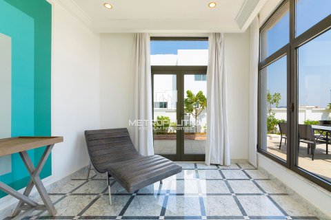 Villa in Signature Villas, Palm Jumeirah, Dubai 5 bedrooms, 1245 sq.m. № 73154 - photo 10