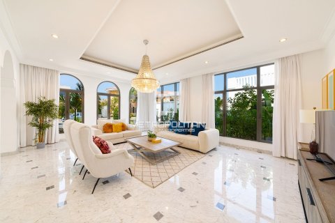 Villa in Signature Villas, Palm Jumeirah, Dubai 5 bedrooms, 1245 sq.m. № 73154 - photo 2