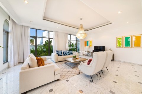 Villa in Signature Villas, Palm Jumeirah, Dubai 5 bedrooms, 1245 sq.m. № 73154 - photo 12