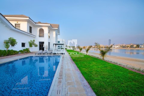Villa in Signature Villas, Palm Jumeirah, Dubai 5 bedrooms, 1245 sq.m. № 73154 - photo 1