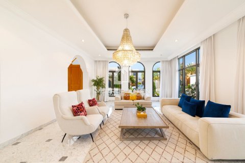 Villa in Signature Villas, Palm Jumeirah, Dubai 5 bedrooms, 1245 sq.m. № 73154 - photo 13