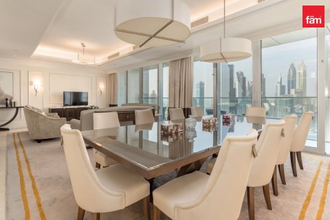 Apartment in Downtown Dubai (Downtown Burj Dubai), Dubai 4 bedrooms, 269.5 sq.m. № 120753 - photo 2