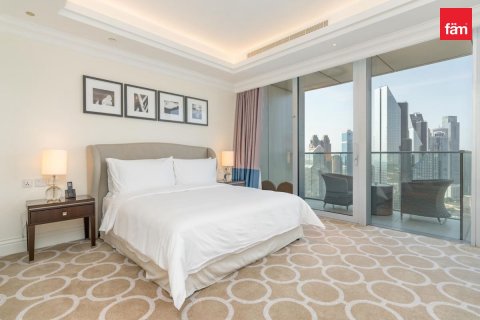 Apartment in Downtown Dubai (Downtown Burj Dubai), Dubai 4 bedrooms, 269.5 sq.m. № 120753 - photo 15