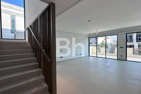 Снять в аренду виллу в Tilal Al Ghaf, Дубай: 4 спальни, 422м², № 22250 - фото 6