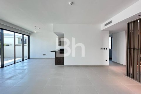 Снять в аренду виллу в Tilal Al Ghaf, Дубай: 4 спальни, 422м², № 22250 - фото 3