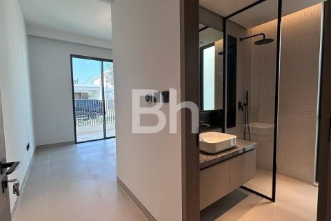 Снять в аренду виллу в Tilal Al Ghaf, Дубай: 4 спальни, 422м², № 22250 - фото 15