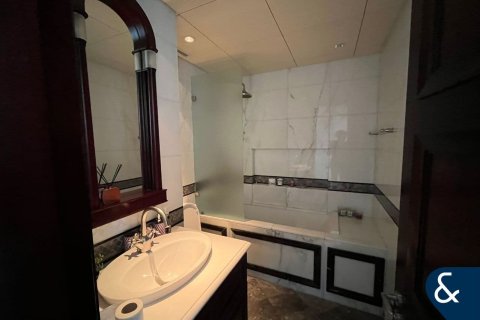 Снять в аренду квартиру в Даунтаун Дубай (Даунтаун Бурдж Дубай), Дубай: 2 спальни, 174м², № 79173 - фото 13