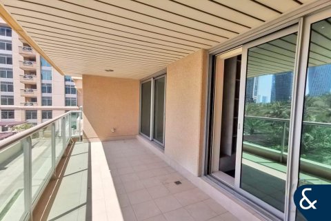 Снять в аренду квартиру в Emaar 6 Towers, Дубай Марина, Дубай: 1 спальня, 139м², № 79174 - фото 3