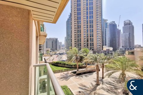 Снять в аренду квартиру в Emaar 6 Towers, Дубай Марина, Дубай: 1 спальня, 139м², № 79174 - фото 2