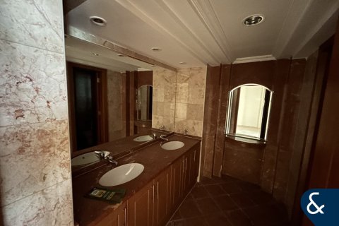 Apartment in Jumeirah Lake Towers, Dubai 5 bedrooms, 515 sq.m. № 79176 - photo 16