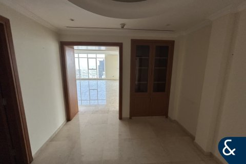 Apartment in Jumeirah Lake Towers, Dubai 5 bedrooms, 515 sq.m. № 79176 - photo 9
