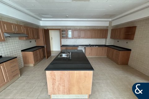 Apartment in Jumeirah Lake Towers, Dubai 5 bedrooms, 515 sq.m. № 79176 - photo 7