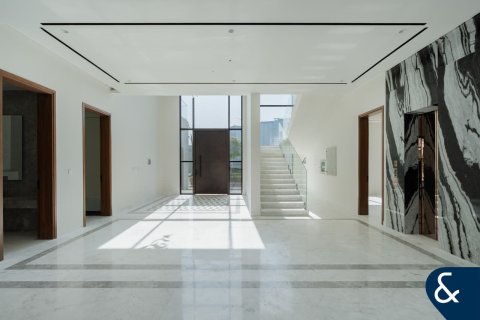 Villa in Sobha Hartland, Mohammed Bin Rashid City, Dubai 6 bedrooms, 746 sq.m. № 79090 - photo 1