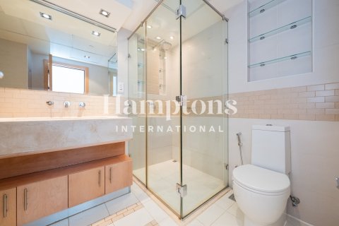 Apartment in The Address Dubai Marina, Dubai Marina, Dubai 2 bedrooms, 120.95970600 sq.m. № 70128 - photo 1