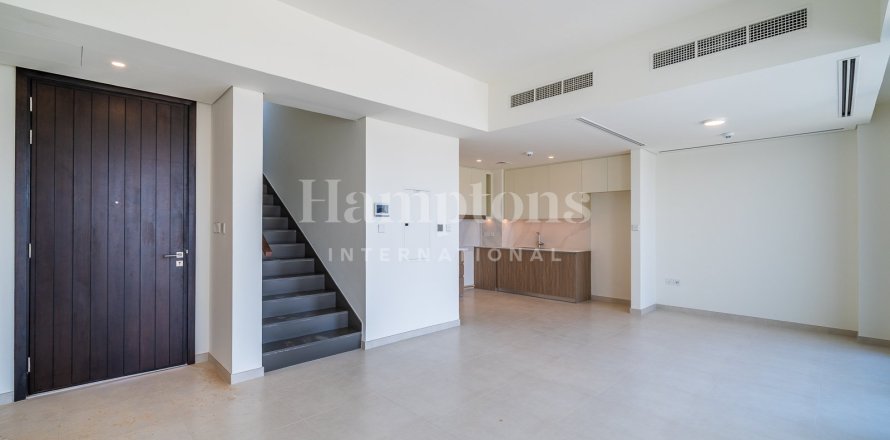 Villa in The Valley, Dubai 3 bedrooms, 193.238 sq.m. № 70125