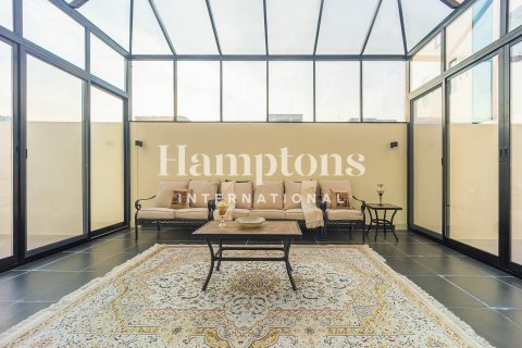 Villa in Nad Al Sheba 1, Nadd Al Sheba, Dubai 4 bedrooms, 474.29954396 sq.m. № 70129 - photo 19