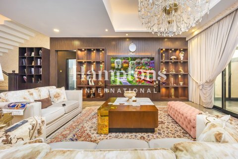 Villa in Nad Al Sheba 1, Nadd Al Sheba, Dubai 4 bedrooms, 474.29954396 sq.m. № 70129 - photo 18