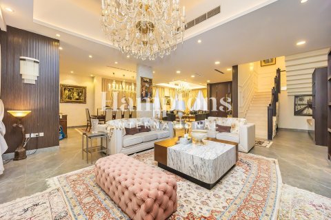 Villa in Nad Al Sheba 1, Nadd Al Sheba, Dubai 4 bedrooms, 474.29954396 sq.m. № 70129 - photo 22