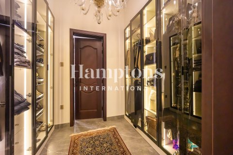 Villa in Nad Al Sheba 1, Nadd Al Sheba, Dubai 4 bedrooms, 474.29954396 sq.m. № 70129 - photo 17