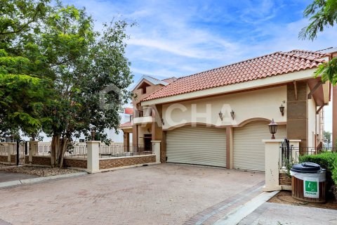 Villa en Jumeirah Islands, Dubai, 5 dormitorios, 785 m², № 105000 - foto 3