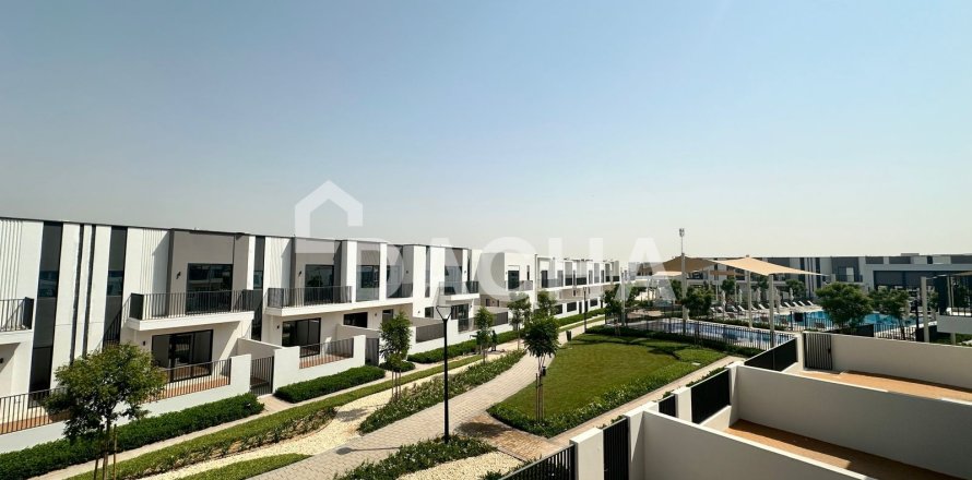 Таунхаус в EMAAR South, Dubai South (Dubai World Central), Дубай, 3 спальни, 193м², № 104992