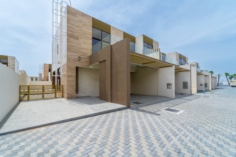 Townhouse in Wadi Al Safa 3, Dubai 4 bedrooms, 295 sq.m. № 96990 - photo 2