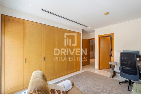 Купить виллу в Legacy, Jumeirah Park, Дубай: 4 спальни, 314м², № 64917 - фото 28