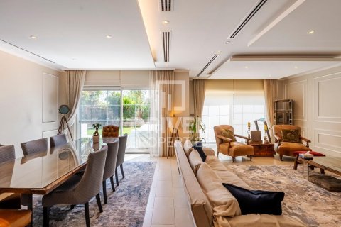 Купить виллу в Legacy, Jumeirah Park, Дубай: 4 спальни, 314м², № 64917 - фото 12