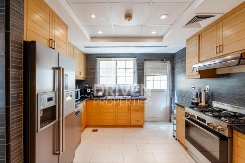 Купить виллу в Legacy, Jumeirah Park, Дубай: 4 спальни, 314м², № 64917 - фото 10