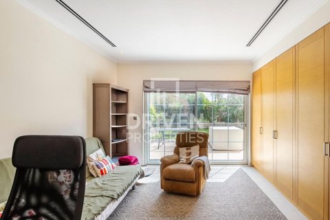 Купить виллу в Legacy, Jumeirah Park, Дубай: 4 спальни, 314м², № 64917 - фото 29