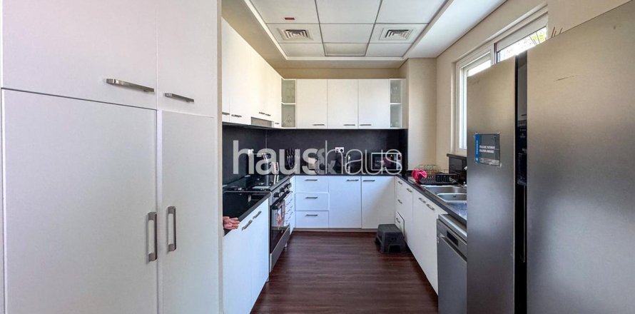 Maison de ville à Dubai Sports City, Dubai, 4 chambres, 247 m², № 45141