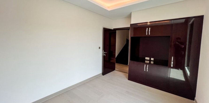 Таунхаус в Дубае, 4 спальни, 152.2м², № 133174