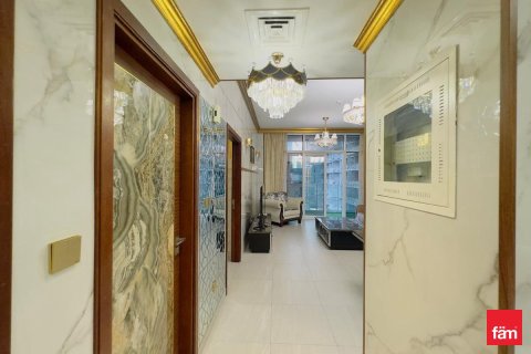 Apartment in Al Kifaf, Dubai 1 bedroom, 91.7 sq.m. № 72336 - photo 8