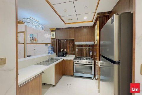 Apartment in Al Kifaf, Dubai 1 bedroom, 91.7 sq.m. № 72336 - photo 5