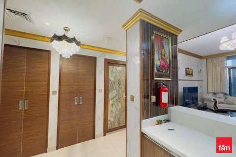 Apartment in Al Kifaf, Dubai 1 bedroom, 91.7 sq.m. № 72336 - photo 7