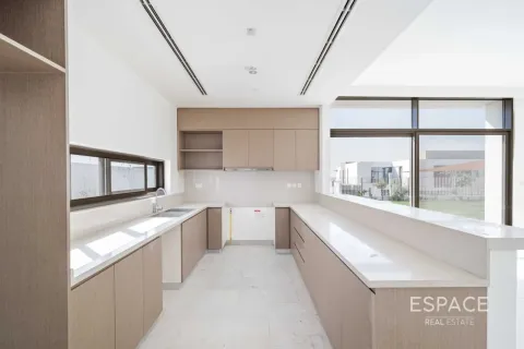 Villa in Al Furjan, Dubai 4 bedrooms, 402 sq.m. № 122808 - photo 6