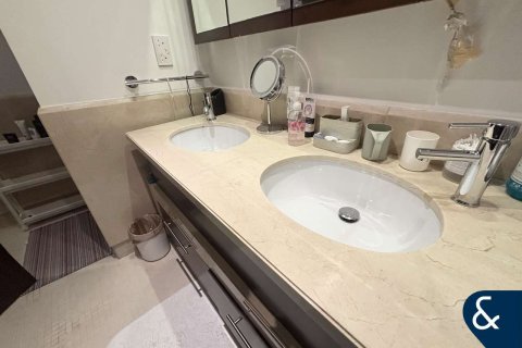 Apartment in Downtown Dubai (Downtown Burj Dubai), Dubai 2 bedrooms, 169 sq.m. № 75813 - photo 17