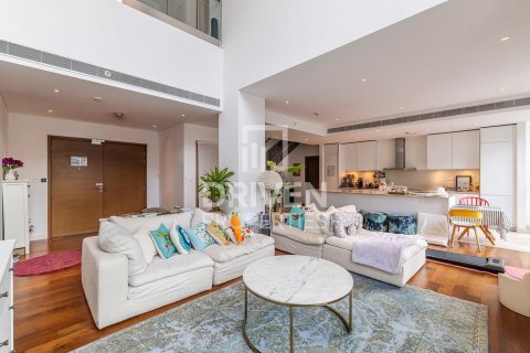 Duplex in City Walk, Dubai 4 bedrooms, 273 sq.m. № 18739 - photo 1