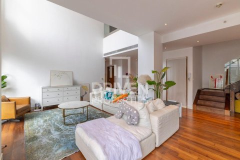 Duplex in City Walk, Dubai 4 bedrooms, 273 sq.m. № 18739 - photo 4