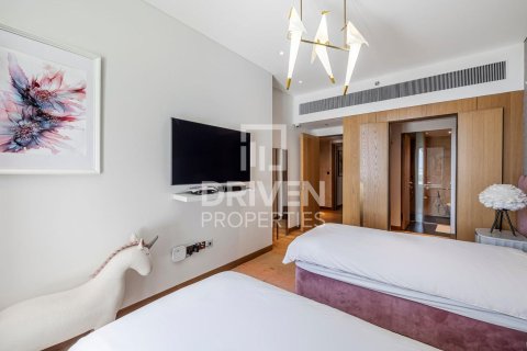 Купить квартиру в Jumeirah Bay Island, Джумейра, Дубай: 3 спальни, 244м², № 18738 - фото 11