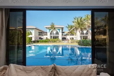 Villa in Palm Jumeirah, Dubai 4 bedrooms, 581 sq.m. № 122967 - photo 14