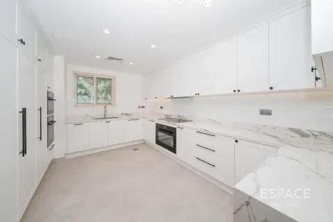 Villa à Jumeirah Islands, Dubai, 4 chambres, 481 m², № 122971 - photo 3