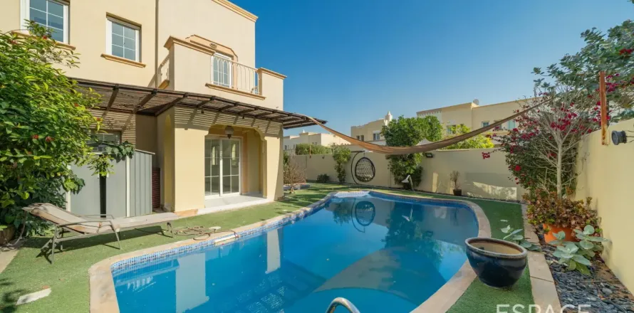Villa en The Springs, Dubai, 2 dormitorios, 167 m², № 122972