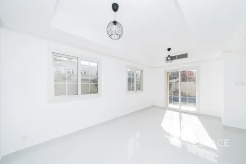 Villa en The Springs, Dubai, 2 dormitorios, 167 m², № 122972 - foto 2