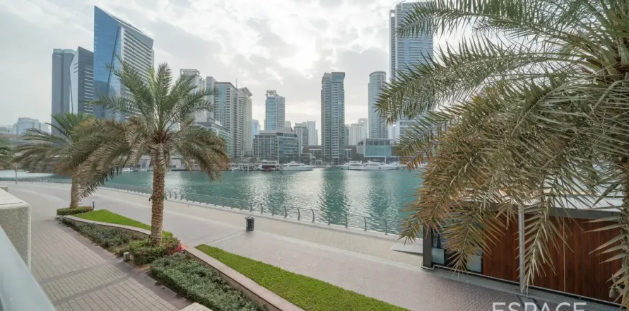 Apartment in Dubai Marina, Dubai 3 bedrooms, 266 sq.m. № 122968
