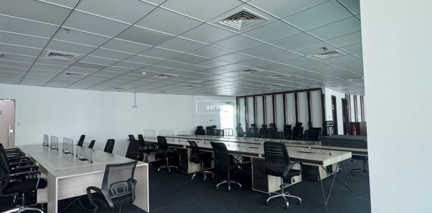 Bureau à Business Bay, Dubai, 371.6 m², № 50989