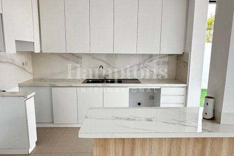 Villa in Dubai Land, Dubai 4 bedrooms, 324.51017900 sq.m. № 63885 - photo 14