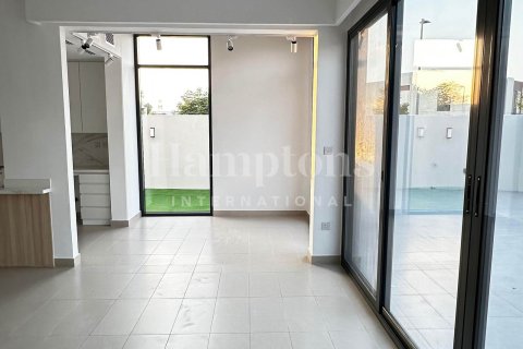 Villa in Dubai Land, Dubai 4 bedrooms, 324.51017900 sq.m. № 63885 - photo 15