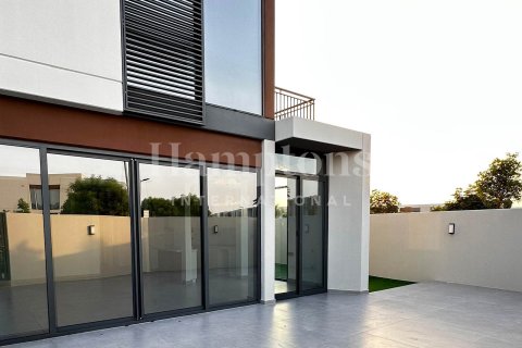 Villa in Dubai Land, Dubai 4 bedrooms, 324.51017900 sq.m. № 63885 - photo 12